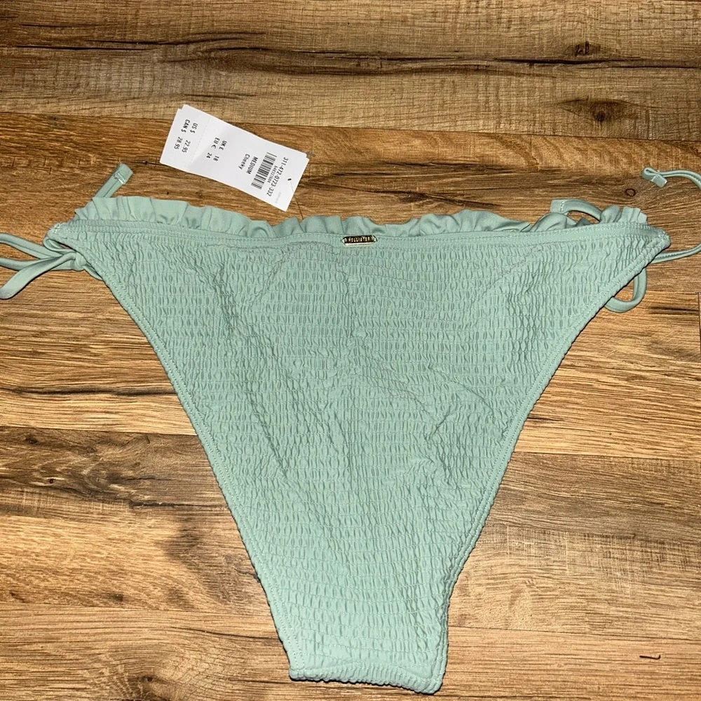 Hollister Bikini Bottoms - Picture 3 of 4